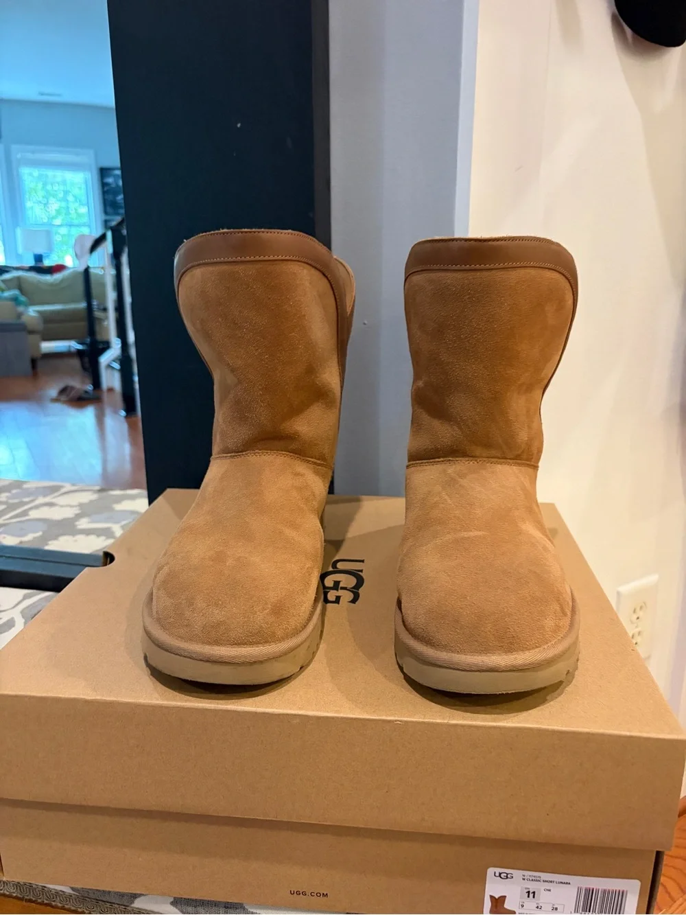 UGG Classic Short Lunara Chestnut Boots Size 11 Like New
